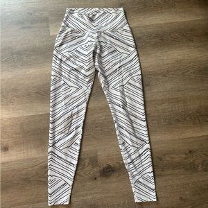 Buffbunny Geometric Leggings